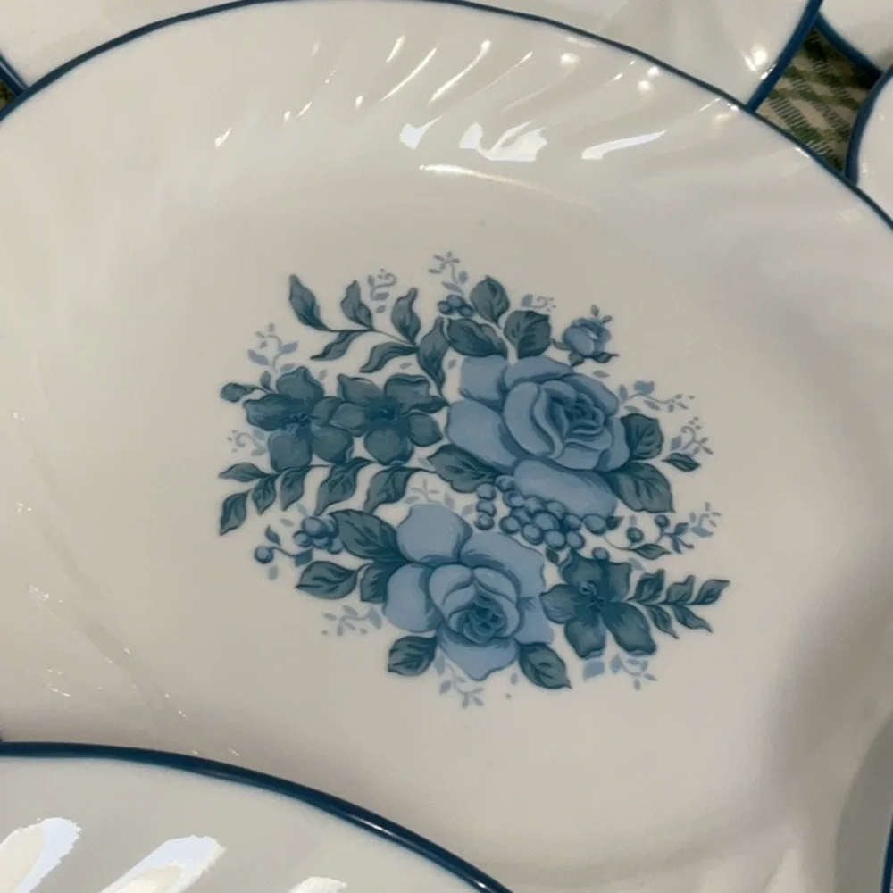 8 Corelle Blue Velvet dessert plates. Never used.